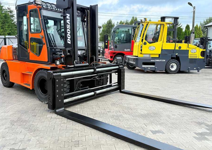 Doosan DOOSAN / DUPLEX 3000MM / SIDE SHIFT / FORK POSITIONER / 2500MM FORKS / 7000KG / CABIN / LIKE NEW - Дизельный погрузчик: фото 3 Doosan DOOSAN / DUPLEX 3000MM / SIDE SHIFT / FORK POSITIONER / 2500MM FORKS / 7000KG / CABIN / LIKE NEW - Дизельный погрузчик: фото 3