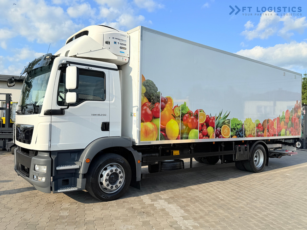 MAN TGM 18.290 / THERMOKING T-1200R / BI-TEMPERATURE / 19 PALLETS / 90% TYRES / EXCELLENT CONDITION / DHOLLANDIA TAIL LIFT / SIDE DOOR / PAYLOAD 8,220 KG - Рефрижератор: фото 2 MAN TGM 18.290 / THERMOKING T-1200R / BI-TEMPERATURE / 19 PALLETS / 90% TYRES / EXCELLENT CONDITION / DHOLLANDIA TAIL LIFT / SIDE DOOR / PAYLOAD 8,220 KG - Рефрижератор: фото 2
