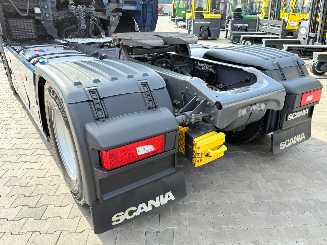 Тягач SCANIA R500 / STANDARD / RETARDER / 6X AIR SUSPENSION / PARKING AIR CONDITIONING / INTERAXLE COVERS / 2X BED / FRIDGE / RETARDER / LIKE NEW: фото 22