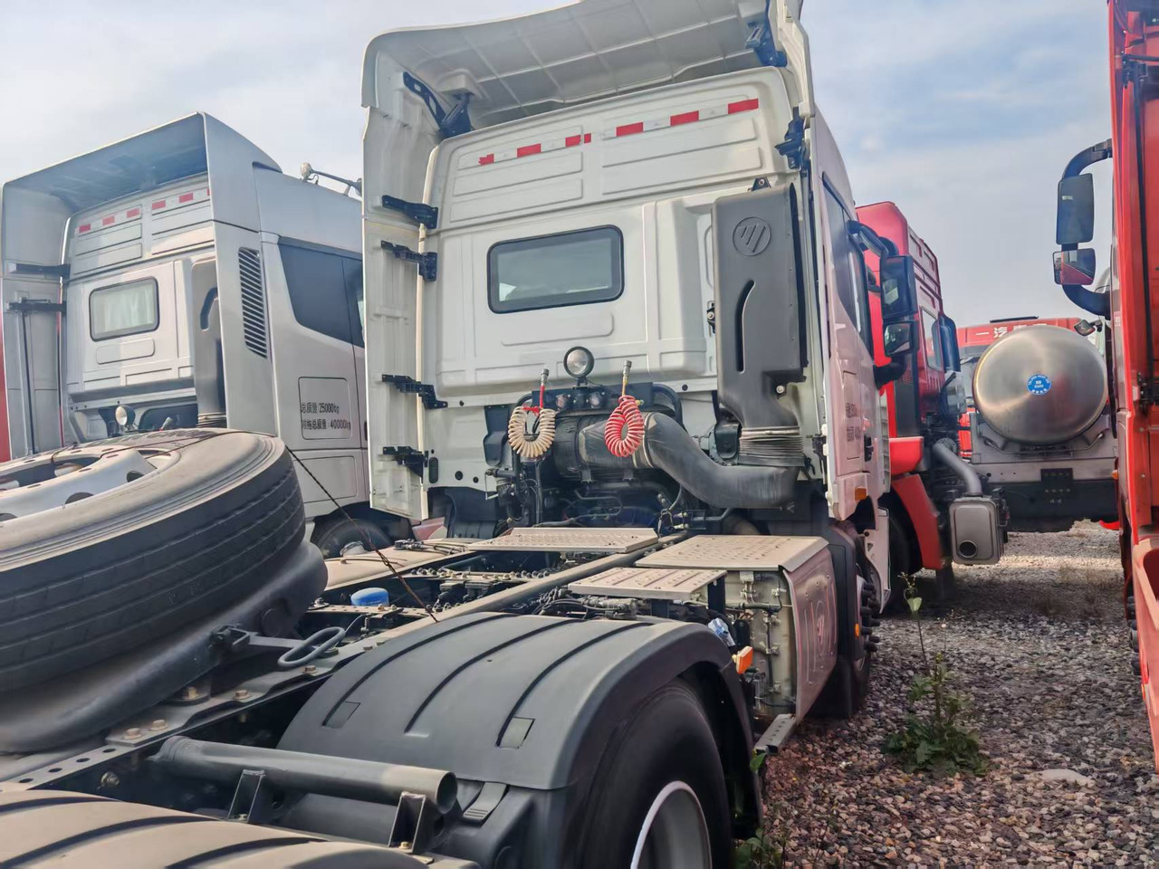 Auman 6×4 - Шасси прицеп: фото 5 Auman 6×4 - Шасси прицеп: фото 5