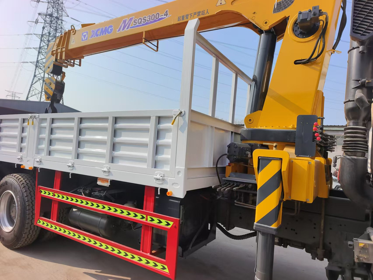 HOWO,XCMG HOWO 375,XCMG MSQS300-4 12 tons - Грузовик-цистерна: фото 5 HOWO,XCMG HOWO 375,XCMG MSQS300-4 12 tons - Грузовик-цистерна: фото 5