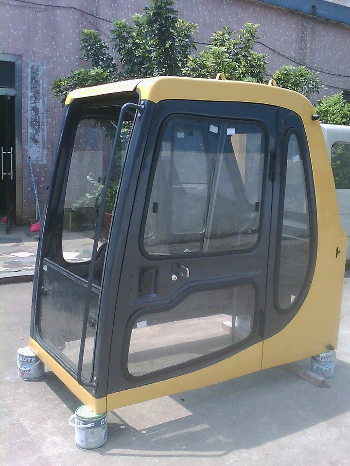 KOMATSU PC40 PC50MR-2 PC60 - Кабина для Экскаваторов: фото 2 KOMATSU PC40 PC50MR-2 PC60 - Кабина для Экскаваторов: фото 2