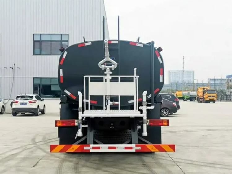 SHACMAN SHACMAN H3000 20 cubic meters tanker - Грузовик-цистерна: фото 5 SHACMAN SHACMAN H3000 20 cubic meters tanker - Грузовик-цистерна: фото 5