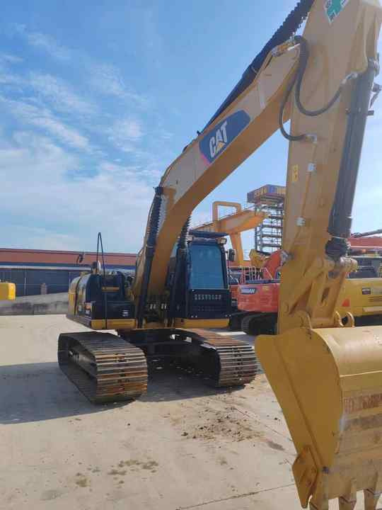 Durable Second Hand Machine Original Used Caterpillar Excavator CAT 330D2 USED 329D2 320D2 325D 315D Excavator - Гусеничный экскаватор: фото 2 Durable Second Hand Machine Original Used Caterpillar Excavator CAT 330D2 USED 329D2 320D2 325D 315D Excavator - Гусеничный экскаватор: фото 2