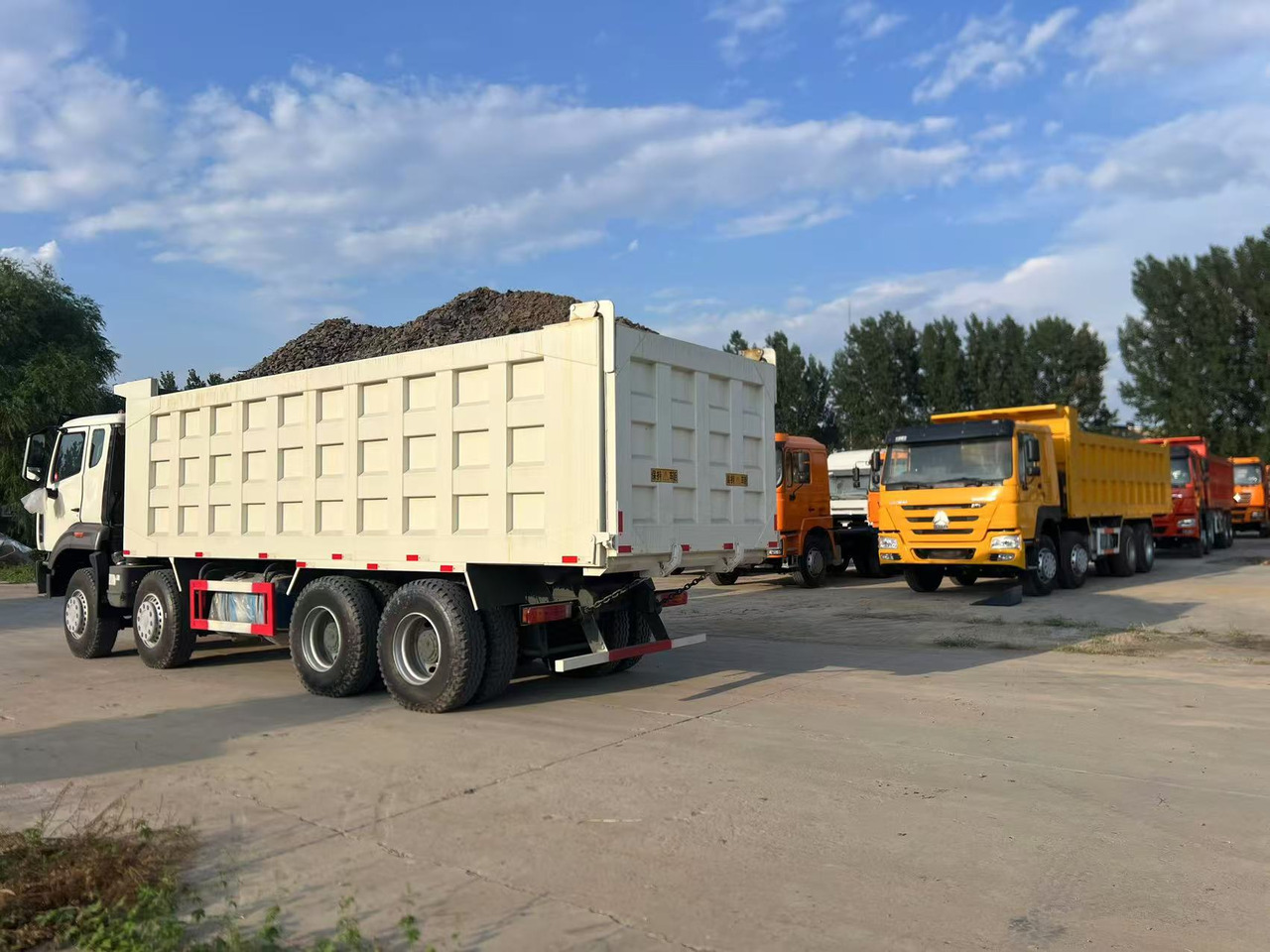 HOWO Used Dump Truck8*4 6*4 - Грузовик: фото 2 HOWO Used Dump Truck8*4 6*4 - Грузовик: фото 2