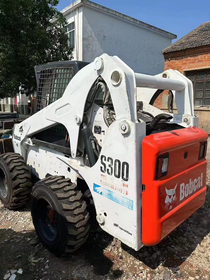 High Quality Mini Construction Machine Used Bobcat Skid Steer Loader S300 in Stock for Sale Bobcat Loader With Low Price - Мини-погрузчик с бортовым поворотом: фото 4 High Quality Mini Construction Machine Used Bobcat Skid Steer Loader S300 in Stock for Sale Bobcat Loader With Low Price - Мини-погрузчик с бортовым поворотом: фото 4