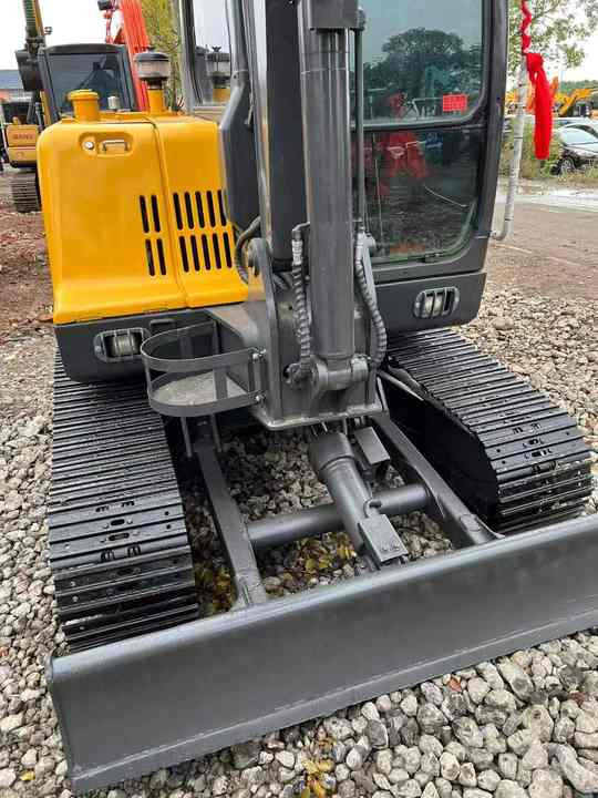 High Quality Used Volvo EC60D Excavator for Sale 6 Ton Compact Machine, Excellent Condition, Ready for Work! - Гусеничный экскаватор: фото 5 High Quality Used Volvo EC60D Excavator for Sale 6 Ton Compact Machine, Excellent Condition, Ready for Work! - Гусеничный экскаватор: фото 5