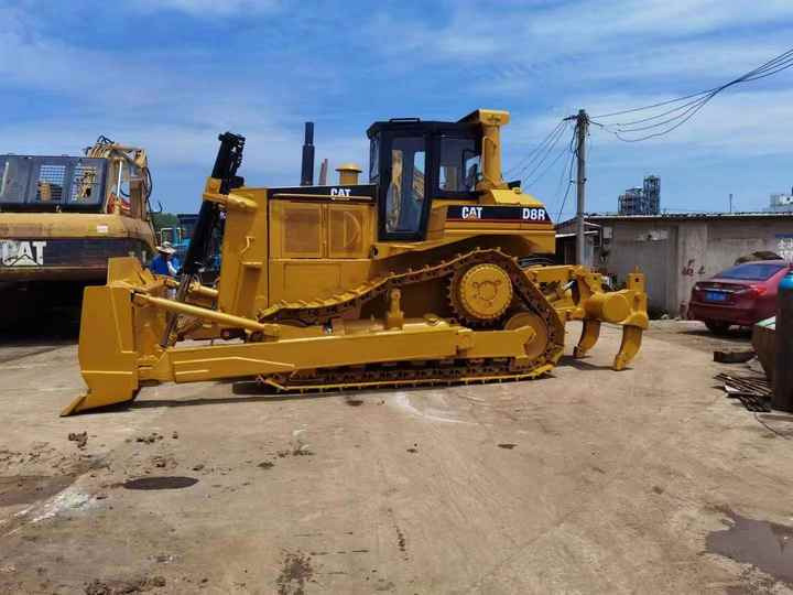 Hot Sale Used Original Japan Cat D8r Bulldozer/Big Dozer D 8 D7 Used D7r Bulldozer - Бульдозер: фото 5 Hot Sale Used Original Japan Cat D8r Bulldozer/Big Dozer D 8 D7 Used D7r Bulldozer - Бульдозер: фото 5