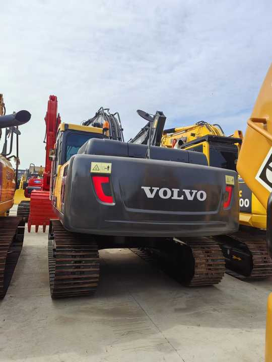 Hot Selling volvo Brand Ec210 20tons Excavator in Stock Used Korea Brand volvo Ec210 240 290 Excavator for Sale - Экскаватор: фото 5 Hot Selling volvo Brand Ec210 20tons Excavator in Stock Used Korea Brand volvo Ec210 240 290 Excavator for Sale - Экскаватор: фото 5