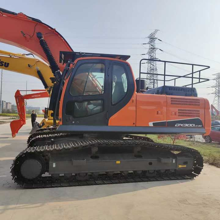 Korea Made Doosan Digger Dx300lc Doosan Used Machinery Excavator , Doosan Dx220 Dx300 Dx200 - Экскаватор: фото 1 Korea Made Doosan Digger Dx300lc Doosan Used Machinery Excavator , Doosan Dx220 Dx300 Dx200 - Экскаватор: фото 1
