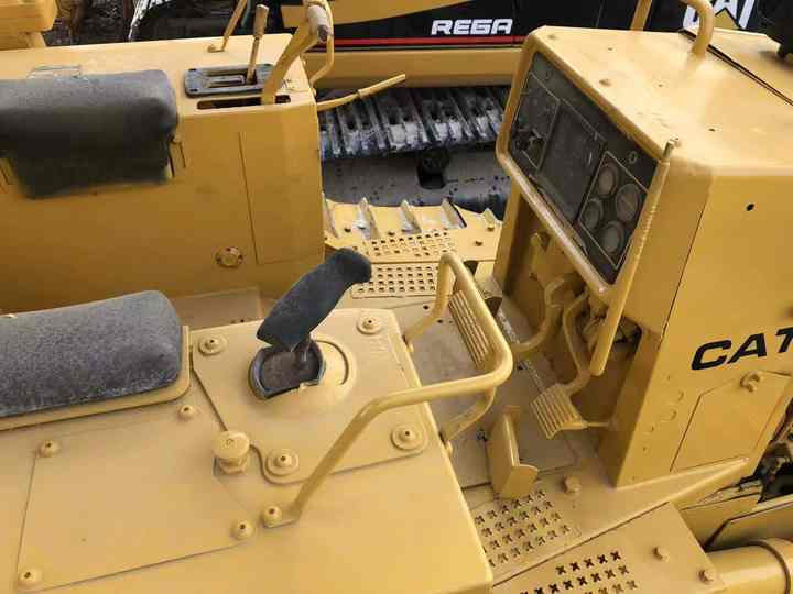 Nice Condition D4h Cat Bulldozer CAT Used Dozer for Sale - Бульдозер: фото 5 Nice Condition D4h Cat Bulldozer CAT Used Dozer for Sale - Бульдозер: фото 5