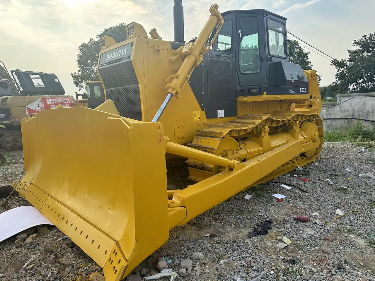 SHANTUI SD32 Used Machine Construction Bulldozer - Строительная техника: фото 1 SHANTUI SD32 Used Machine Construction Bulldozer - Строительная техника: фото 1