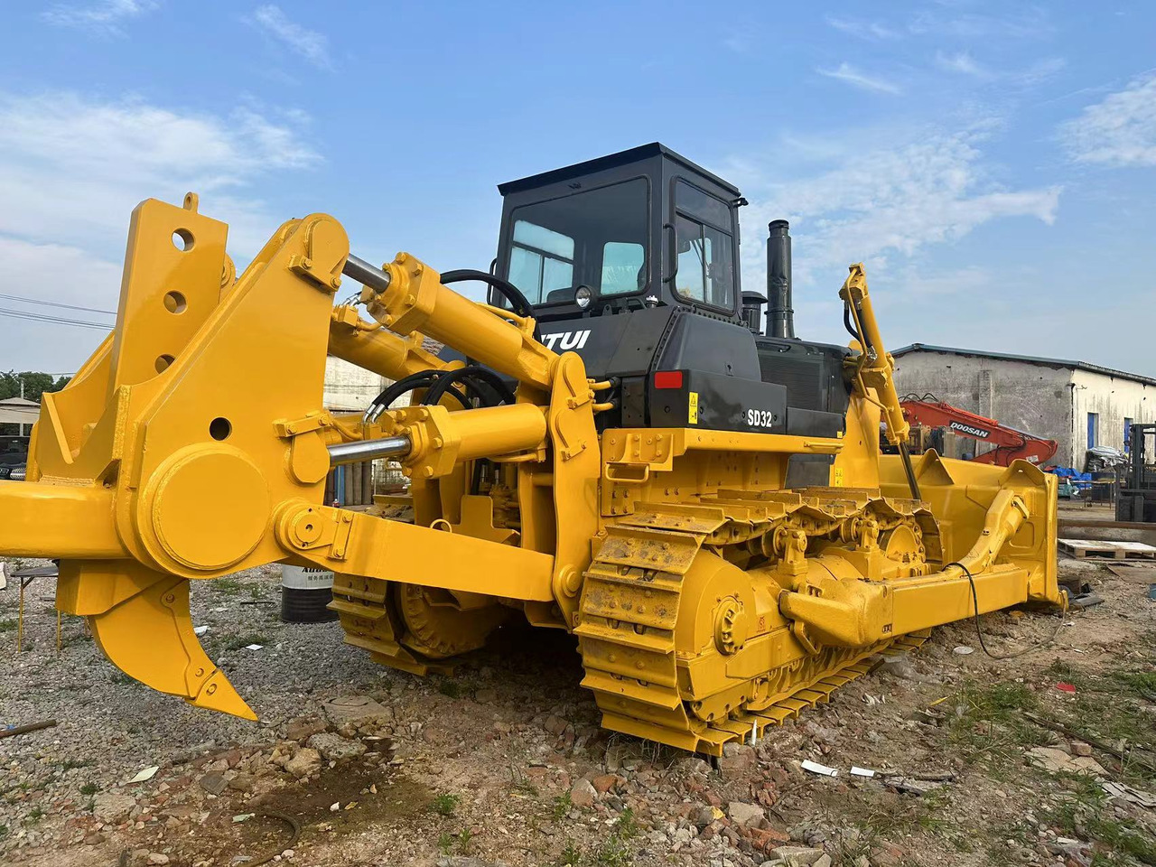 SHANTUI SD32 Used Machine Construction Bulldozer - Строительная техника: фото 5 SHANTUI SD32 Used Machine Construction Bulldozer - Строительная техника: фото 5