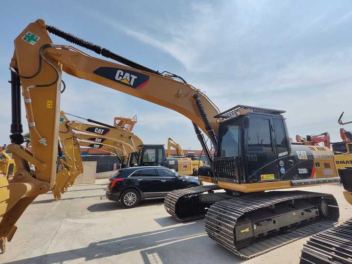 USED CAT 320 Excavator with Wide Track Shoe for Sale - Экскаватор: фото 2 USED CAT 320 Excavator with Wide Track Shoe for Sale - Экскаватор: фото 2