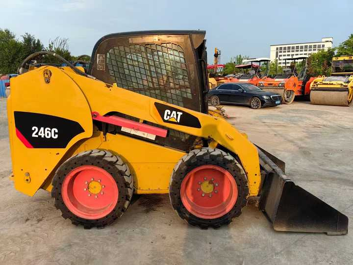Used Caterpillar 246c Skid Steer in Stock for Sale 100% Original Caterpillar 246c 246d Skid Steer - Мини-погрузчик с бортовым поворотом: фото 5 Used Caterpillar 246c Skid Steer in Stock for Sale 100% Original Caterpillar 246c 246d Skid Steer - Мини-погрузчик с бортовым поворотом: фото 5