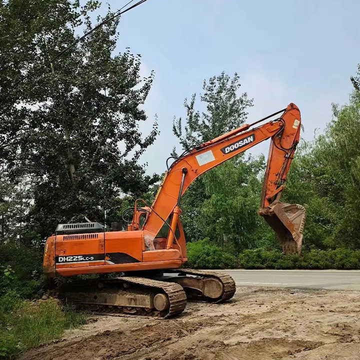 Used Digger DOOSAN DH225 Construction Machinery Construction Digger Used DOOSAN DH225 Cheap Excavator - Гусеничный экскаватор: фото 1 Used Digger DOOSAN DH225 Construction Machinery Construction Digger Used DOOSAN DH225 Cheap Excavator - Гусеничный экскаватор: фото 1