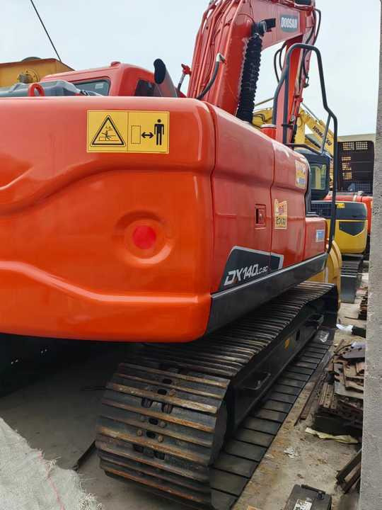 Used Digger DOOSAN DX140 Construction Machinery Construction Digger Used DOOSAN DX140 Cheap Excavator - Гусеничный экскаватор: фото 3 Used Digger DOOSAN DX140 Construction Machinery Construction Digger Used DOOSAN DX140 Cheap Excavator - Гусеничный экскаватор: фото 3