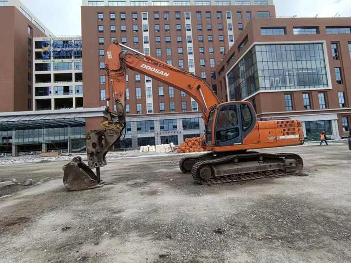 Used Digger Doosan DX225LC-9T Construction Machinery Construction Digger Used Doosan DX225LC-9T Cheap Excavator - Гусеничный экскаватор: фото 2 Used Digger Doosan DX225LC-9T Construction Machinery Construction Digger Used Doosan DX225LC-9T Cheap Excavator - Гусеничный экскаватор: фото 2