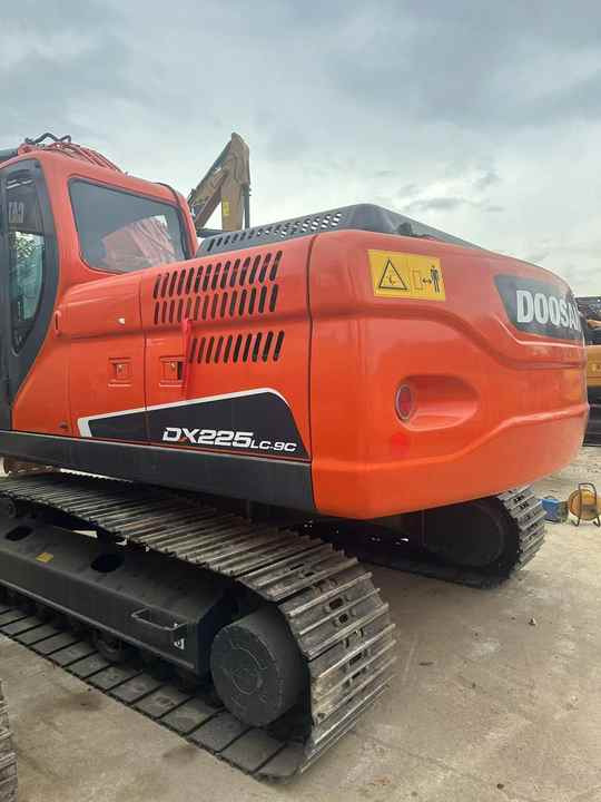 Used Excavator Doosan DX225LC-9 Excavators Mini Equipment Earth Moving Machinery Doosan Digger Excavator for Sale - Гусеничный экскаватор: фото 4 Used Excavator Doosan DX225LC-9 Excavators Mini Equipment Earth Moving Machinery Doosan Digger Excavator for Sale - Гусеничный экскаватор: фото 4