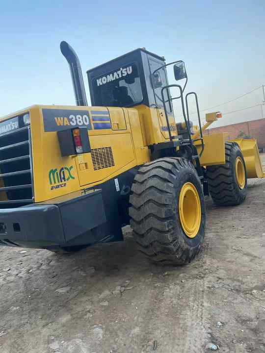 Used Komatsu WA380-3 Front Loader in Very Good Condition Strong Power komatsu 380 Wheel Loader Low Price Hot Sale - Колёсный погрузчик: фото 5 Used Komatsu WA380-3 Front Loader in Very Good Condition Strong Power komatsu 380 Wheel Loader Low Price Hot Sale - Колёсный погрузчик: фото 5