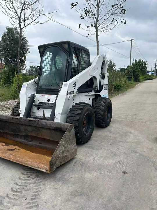 Very Good Machine Used Skid Wheel Loader Bobcat S300 for Sale - Мини-погрузчик с бортовым поворотом: фото 4 Very Good Machine Used Skid Wheel Loader Bobcat S300 for Sale - Мини-погрузчик с бортовым поворотом: фото 4