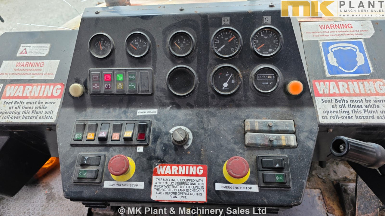 Пневмоколесный каток BOMAG BW24R (Stavostroj VP2400 / Ammann AP2400): фото 11