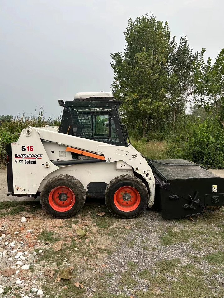 BOBCAT S16 - Мини-погрузчик с бортовым поворотом: фото 1 BOBCAT S16 - Мини-погрузчик с бортовым поворотом: фото 1