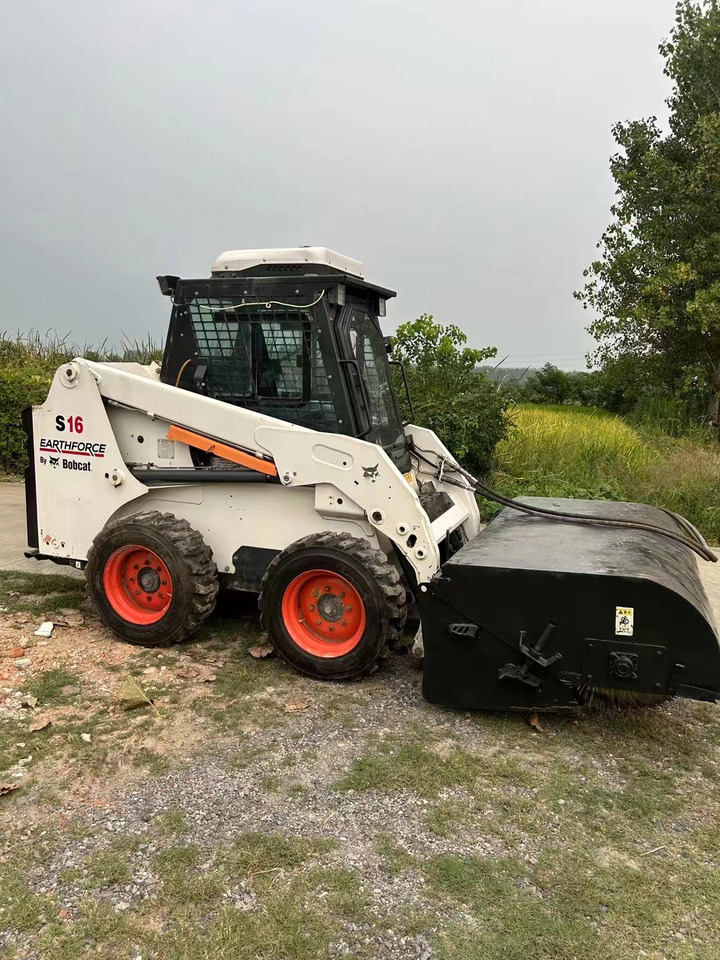 BOBCAT S16 - Мини-погрузчик с бортовым поворотом: фото 2 BOBCAT S16 - Мини-погрузчик с бортовым поворотом: фото 2