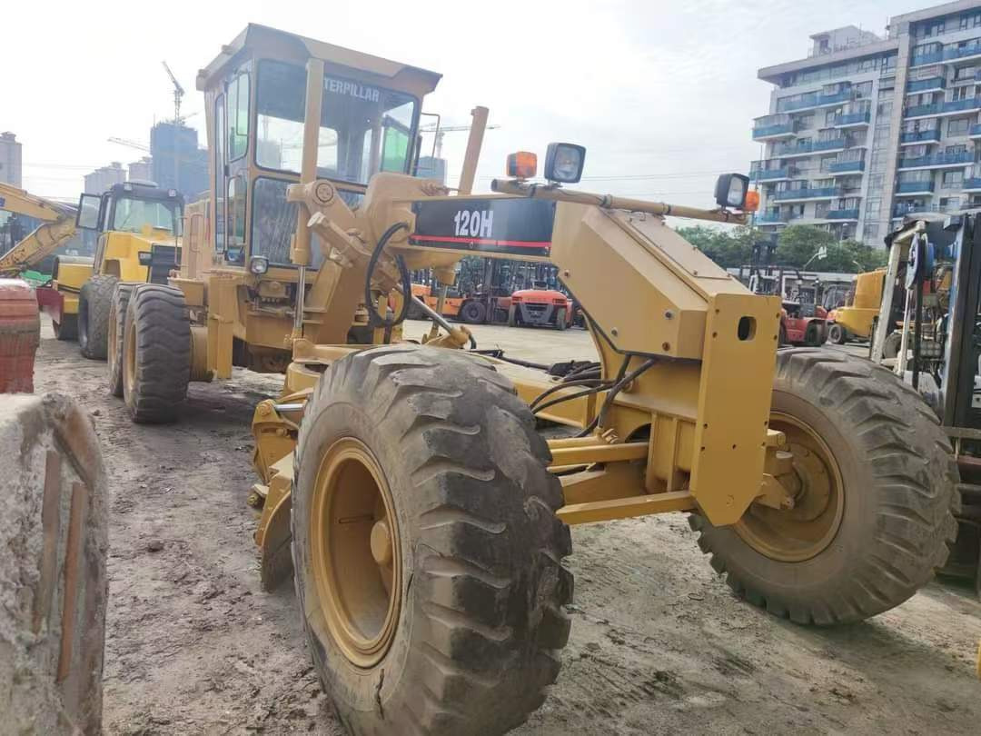 CATERPILLAR 120H - Грейдер: фото 2 CATERPILLAR 120H - Грейдер: фото 2