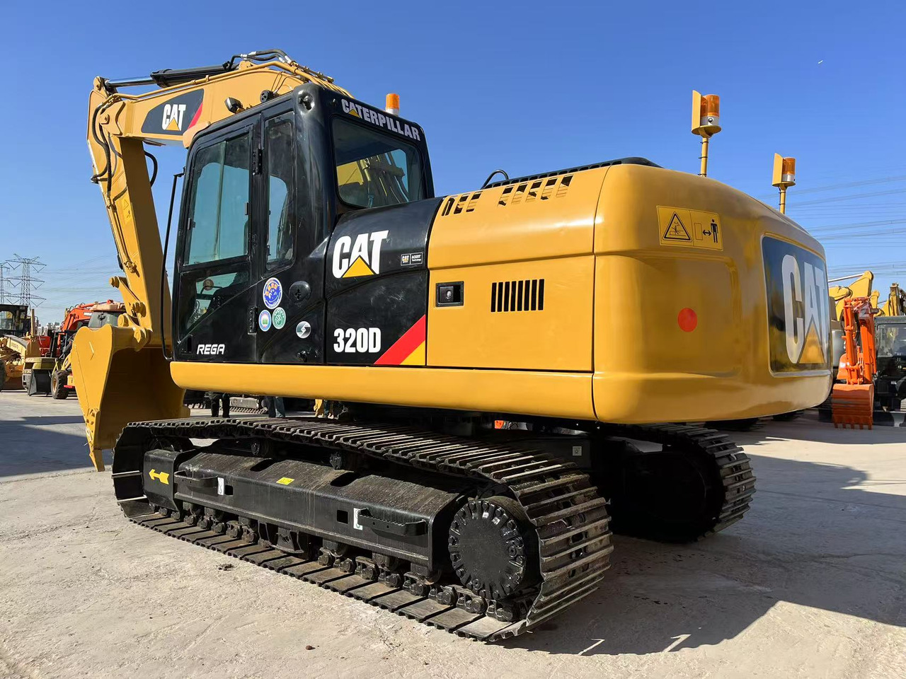 CATERPILLAR 320D - Гусеничный экскаватор: фото 1 CATERPILLAR 320D - Гусеничный экскаватор: фото 1