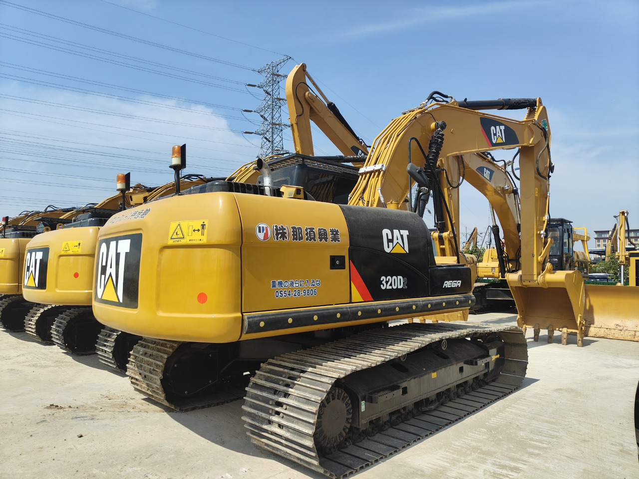 CATERPILLAR 320D2 - Гусеничный экскаватор: фото 3 CATERPILLAR 320D2 - Гусеничный экскаватор: фото 3