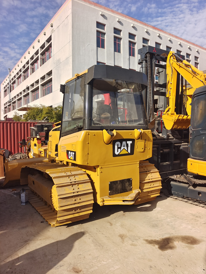 CATERPILLAR D3K - Бульдозер: фото 2 CATERPILLAR D3K - Бульдозер: фото 2