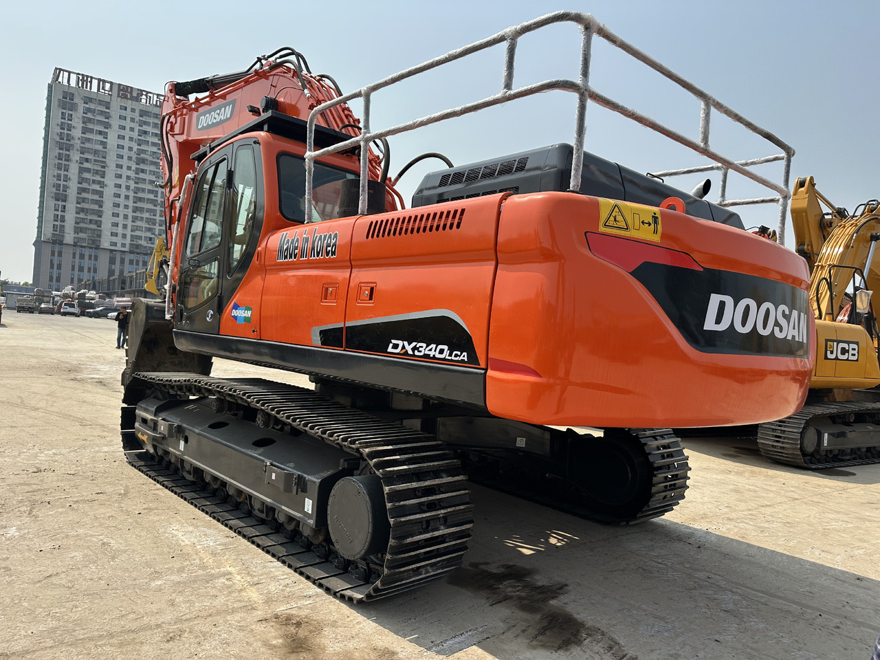 DOOSAN DX340LCA - Гусеничный экскаватор: фото 3 DOOSAN DX340LCA - Гусеничный экскаватор: фото 3