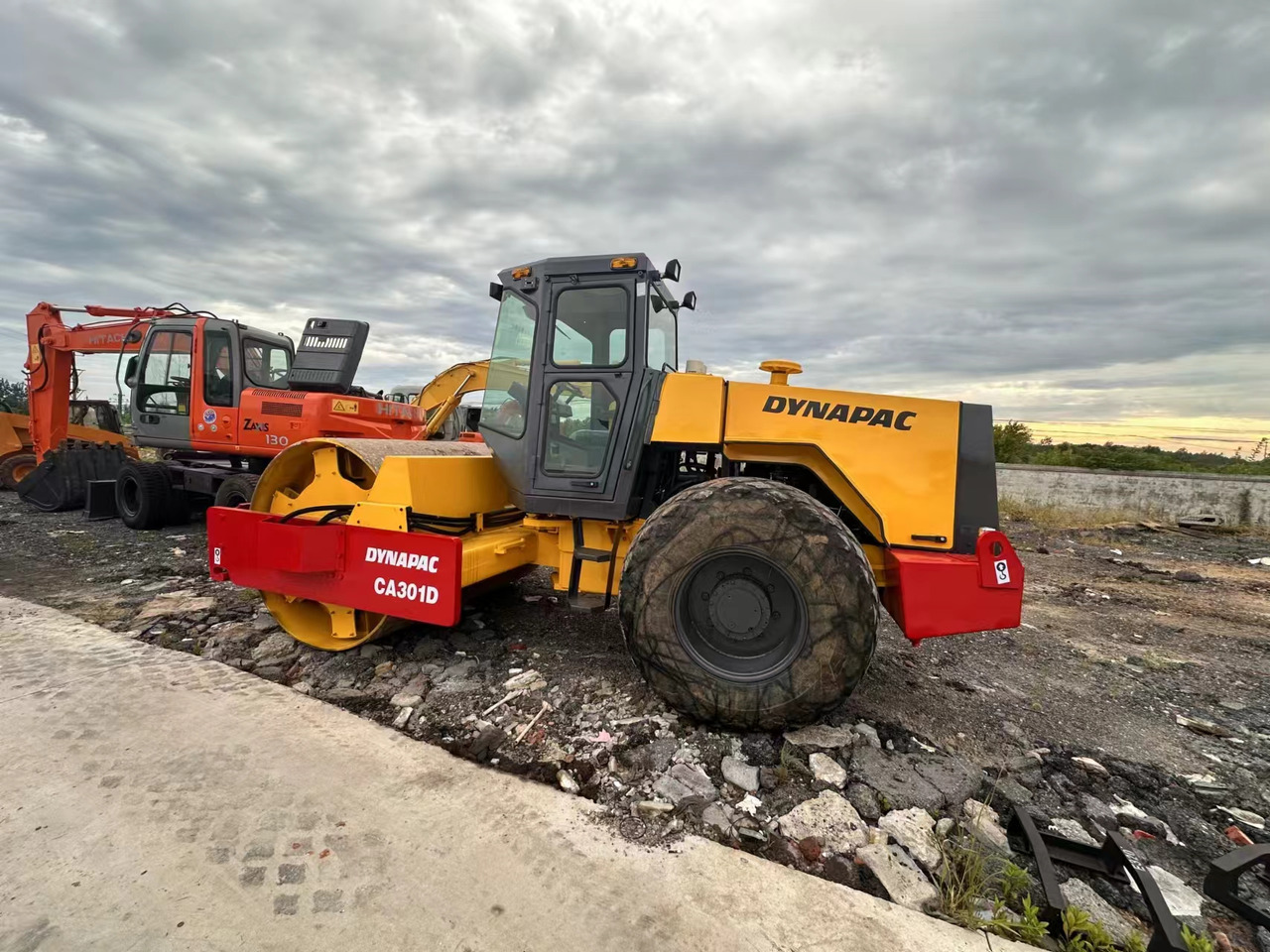 DYNAPAC CA301D - Дорожный каток: фото 2 DYNAPAC CA301D - Дорожный каток: фото 2