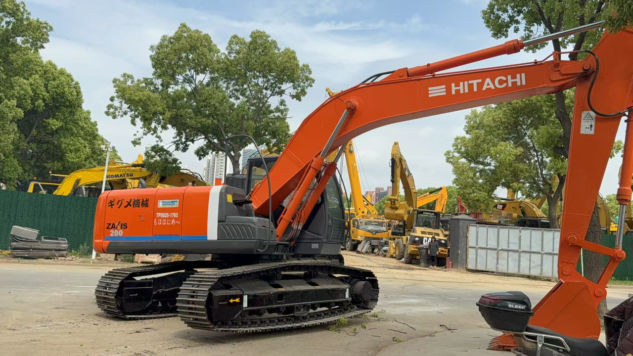 HITACHI ZX200 - Гусеничный экскаватор: фото 2 HITACHI ZX200 - Гусеничный экскаватор: фото 2