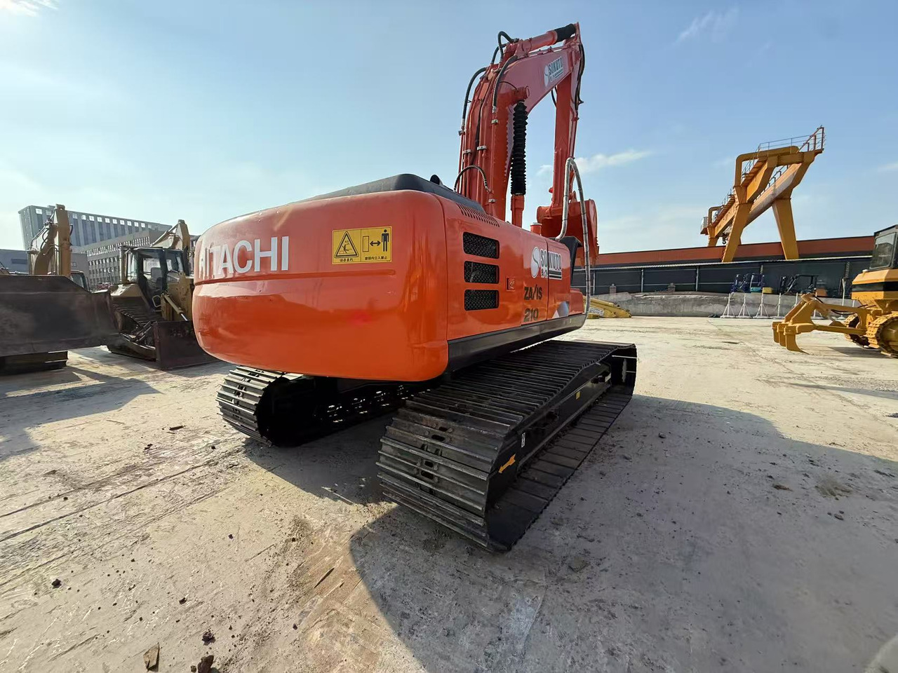 HITACHI ZX210-3G - Гусеничный экскаватор: фото 4 HITACHI ZX210-3G - Гусеничный экскаватор: фото 4