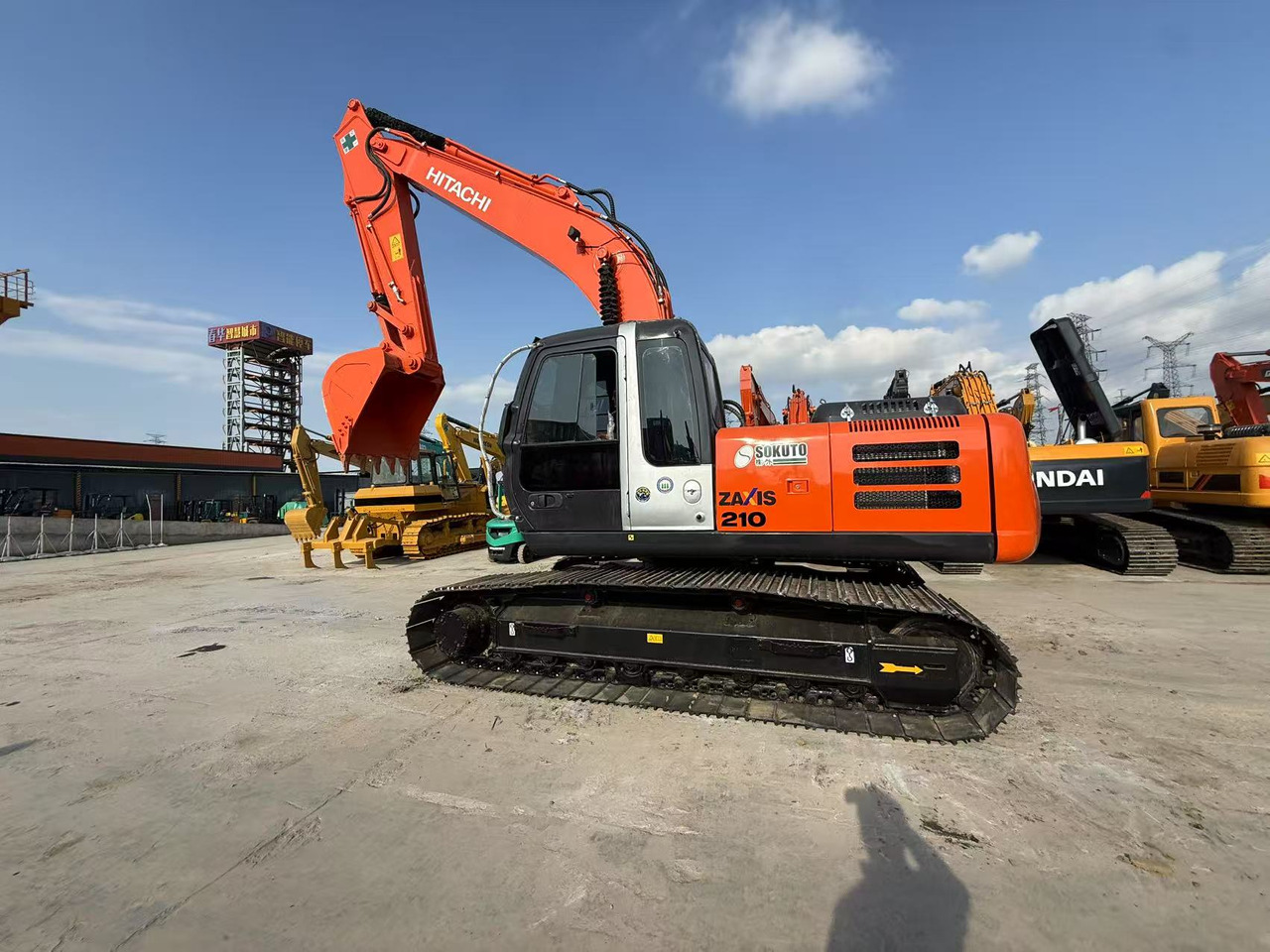 HITACHI ZX210-3G - Гусеничный экскаватор: фото 2 HITACHI ZX210-3G - Гусеничный экскаватор: фото 2