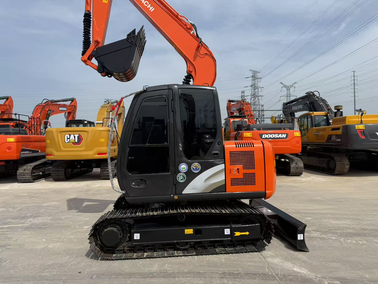HITACHI ZX70 - Гусеничный экскаватор: фото 1 HITACHI ZX70 - Гусеничный экскаватор: фото 1