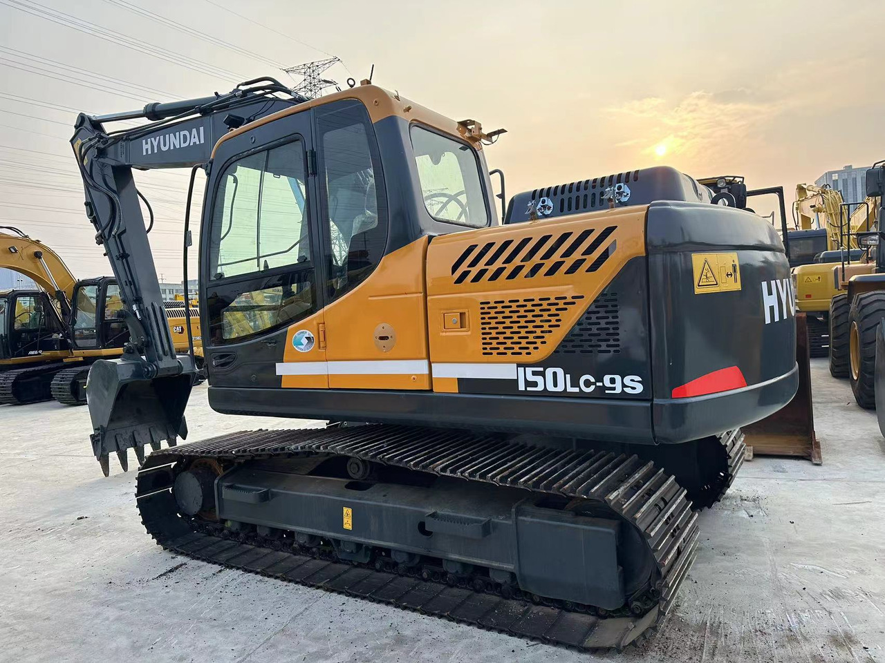 HYUNDAI R150LC-9S - Гусеничный экскаватор: фото 1 HYUNDAI R150LC-9S - Гусеничный экскаватор: фото 1