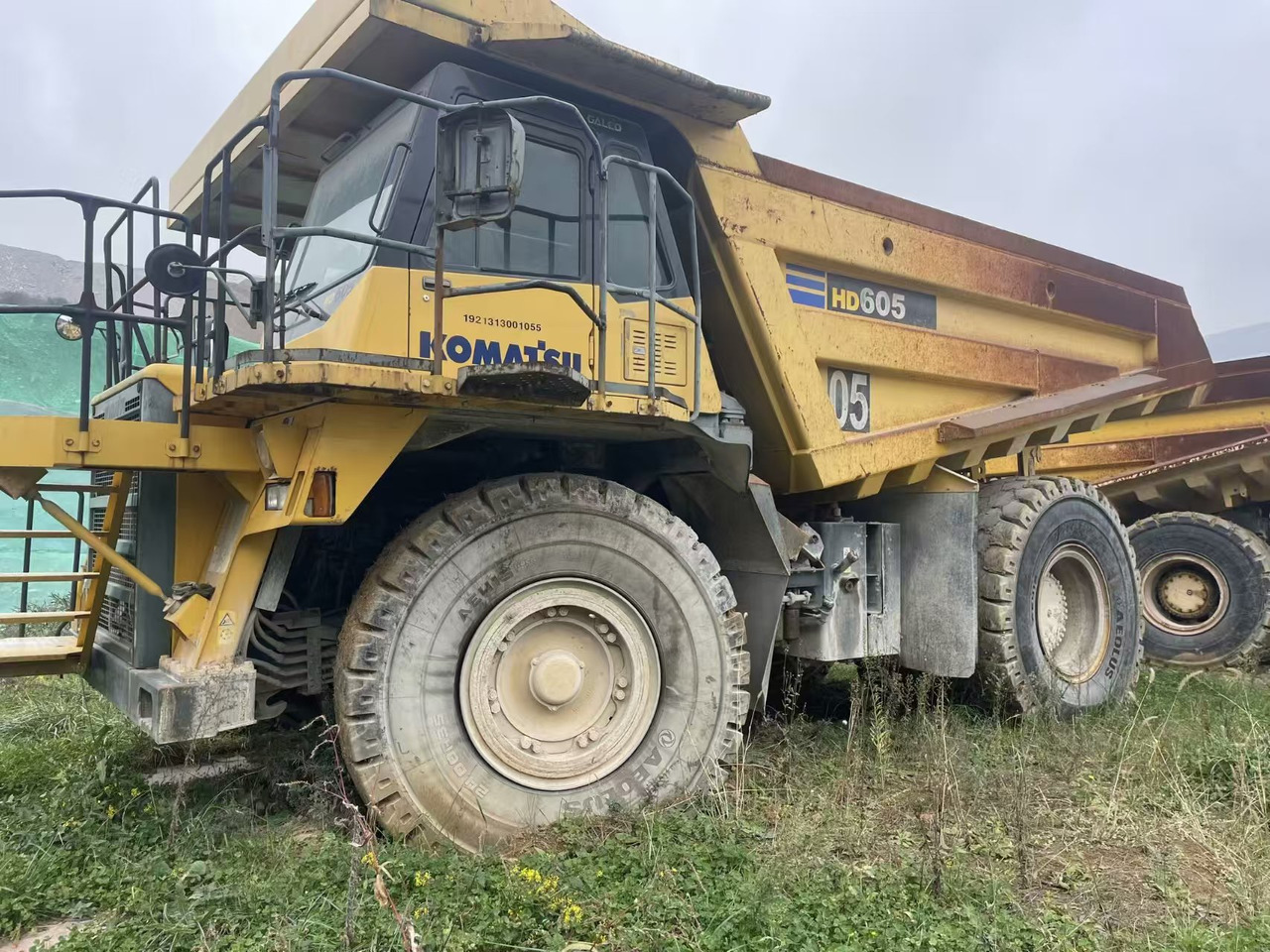 KOMATSU HD605 - Самосвал: фото 1 KOMATSU HD605 - Самосвал: фото 1