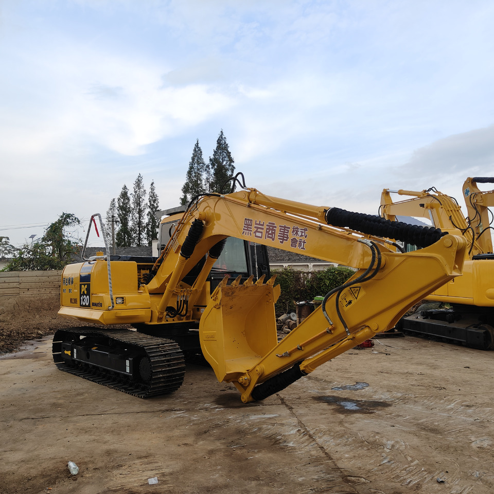KOMATSU PC130-7 - Гусеничный экскаватор: фото 1 KOMATSU PC130-7 - Гусеничный экскаватор: фото 1