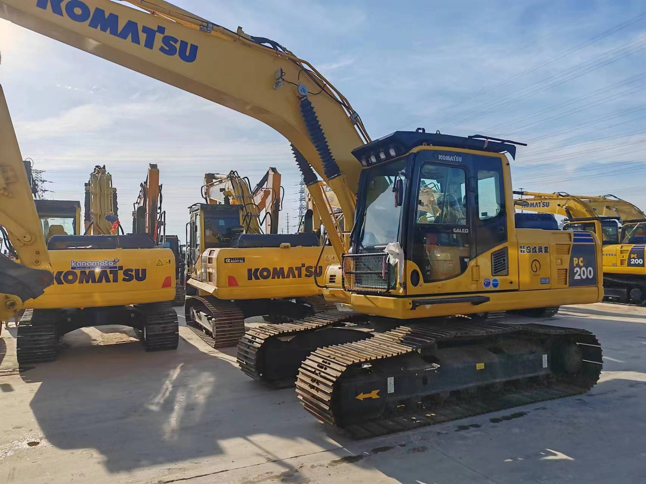 KOMATSU PC200-8 - Гусеничный экскаватор: фото 1 KOMATSU PC200-8 - Гусеничный экскаватор: фото 1