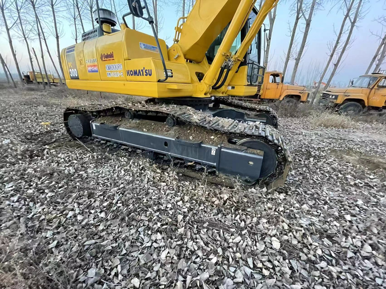 KOMATSU PC300-7 - Гусеничный экскаватор: фото 2 KOMATSU PC300-7 - Гусеничный экскаватор: фото 2