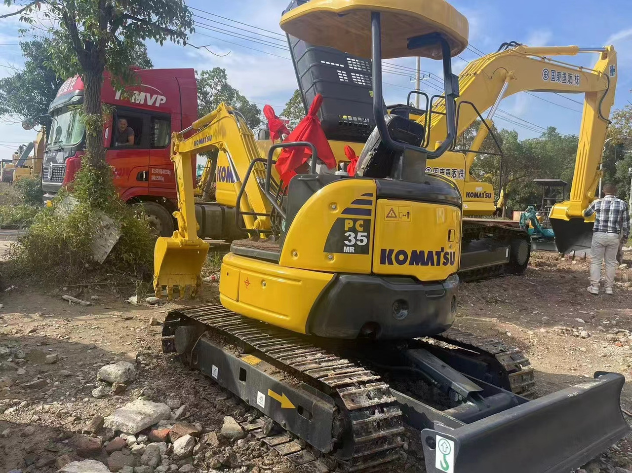 KOMATSU PC35 - Гусеничный экскаватор: фото 4 KOMATSU PC35 - Гусеничный экскаватор: фото 4