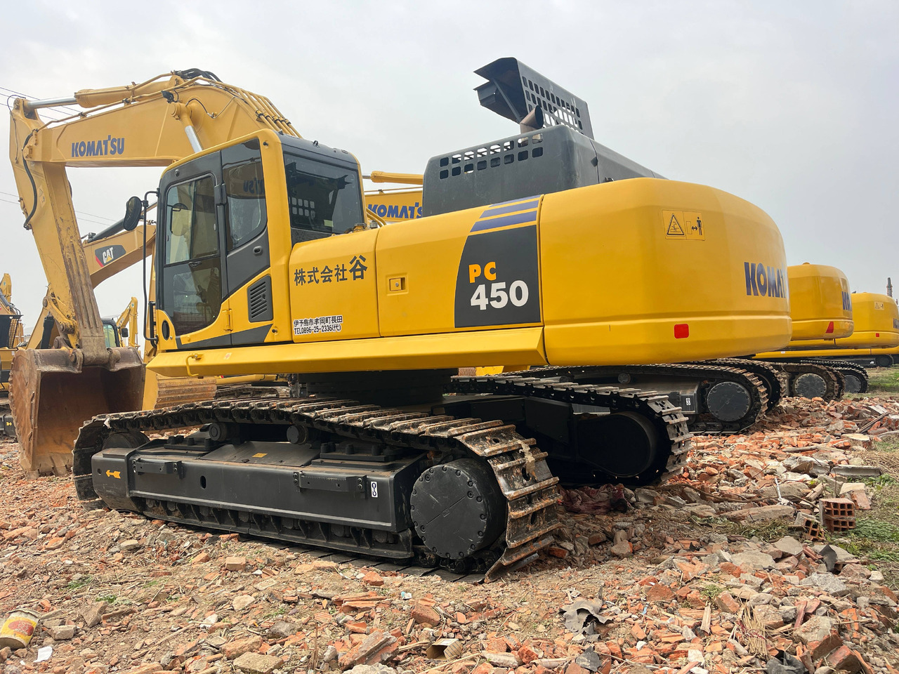 KOMATSU PC450-8 - Гусеничный экскаватор: фото 1 KOMATSU PC450-8 - Гусеничный экскаватор: фото 1