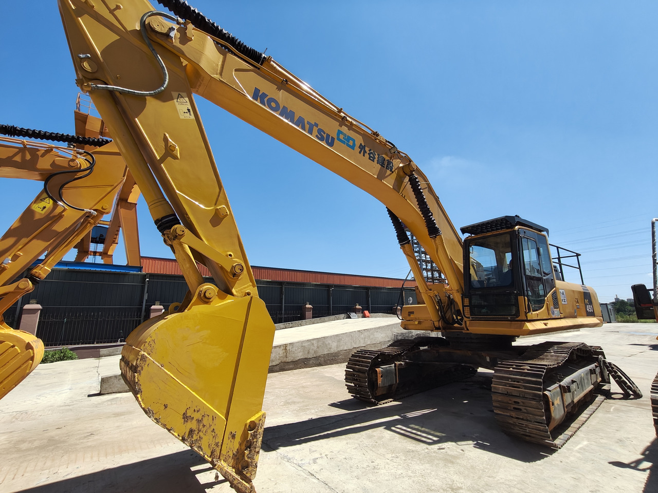 KOMATSU PC450-8 - Гусеничный экскаватор: фото 3 KOMATSU PC450-8 - Гусеничный экскаватор: фото 3