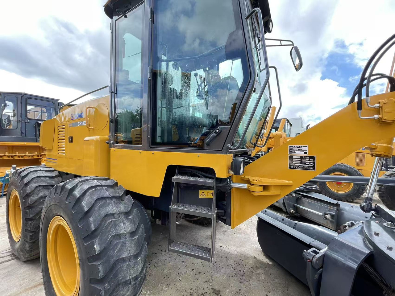 XCMG GR1803 - Грейдер: фото 5 XCMG GR1803 - Грейдер: фото 5