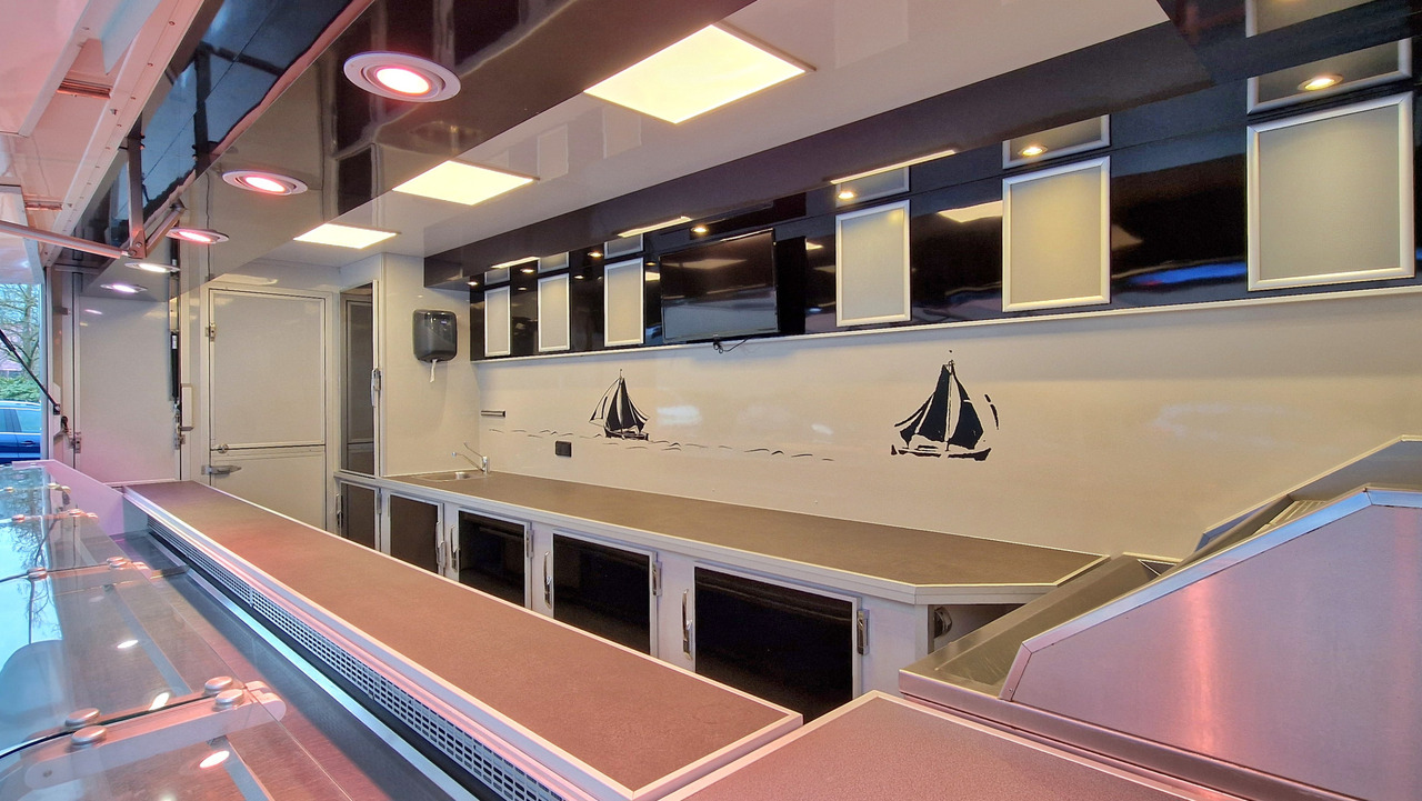 BK Market Trailers - Торговый прицеп: фото 4 BK Market Trailers - Торговый прицеп: фото 4