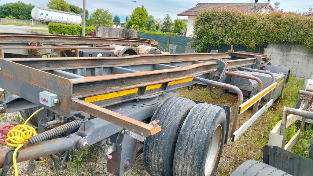 CARDI RIMORCHIO CARDI SCARRABILE PNEUMATICO - Прицеп мультилифт/ Бункеровоз: фото 2 CARDI RIMORCHIO CARDI SCARRABILE PNEUMATICO - Прицеп мультилифт/ Бункеровоз: фото 2