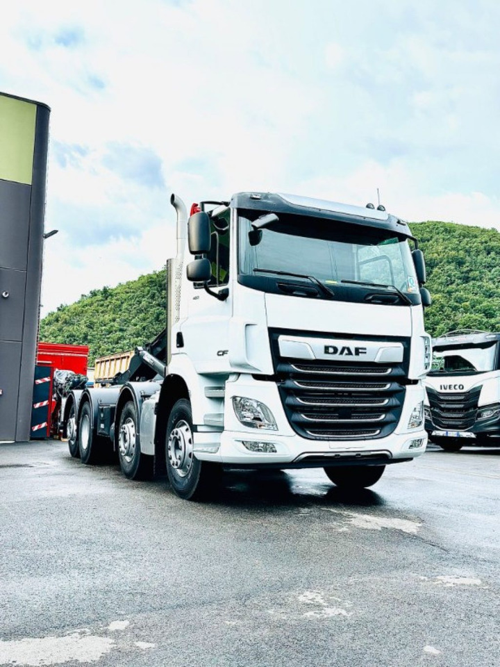 DAF CF85 NUOVO SCARRABILE - Крюковой мультилифт: фото 1 DAF CF85 NUOVO SCARRABILE - Крюковой мультилифт: фото 1